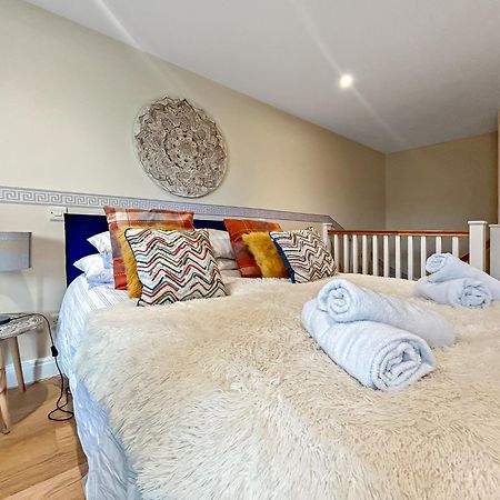 Church Suite, Stow-On-The-Wold, Sleeps 4, Town Location 外观 照片