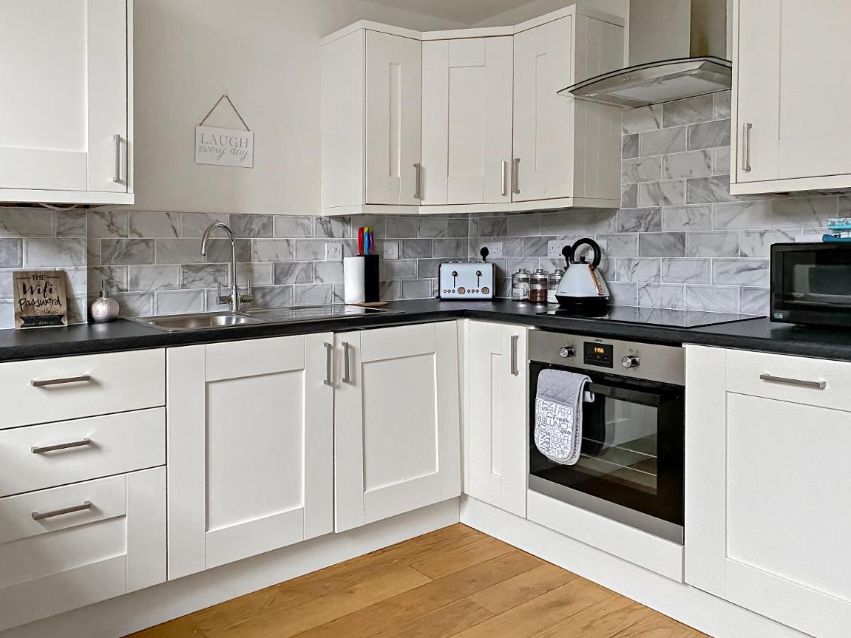 Church Suite, Stow-On-The-Wold, Sleeps 4, Town Location 外观 照片