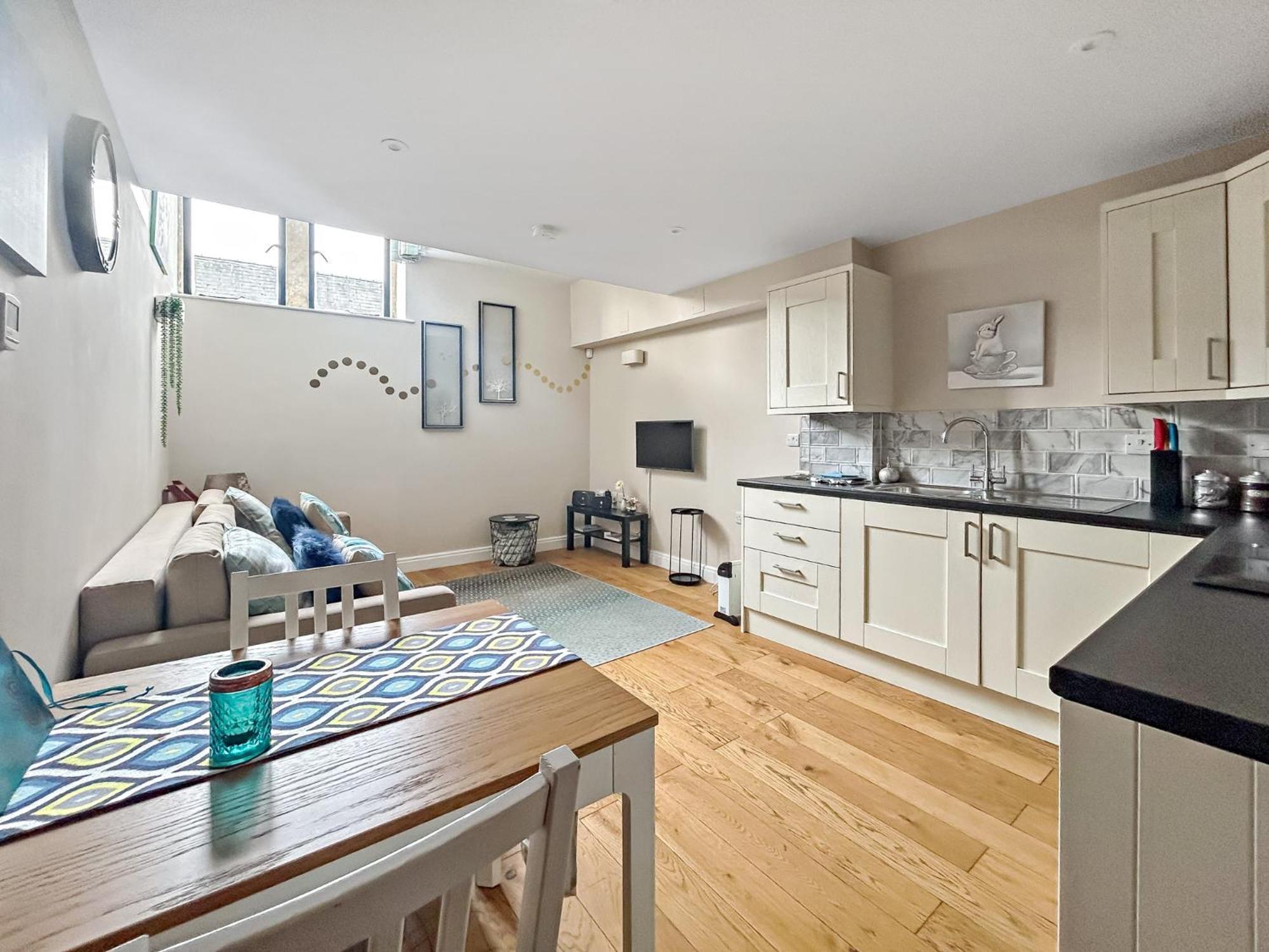Church Suite, Stow-On-The-Wold, Sleeps 4, Town Location 外观 照片